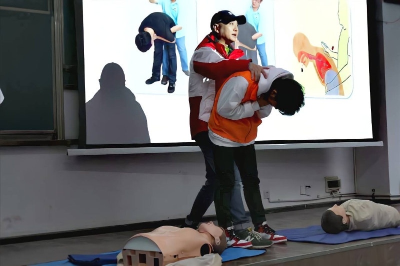 医学影像学院顺利举办应急知识普及讲座