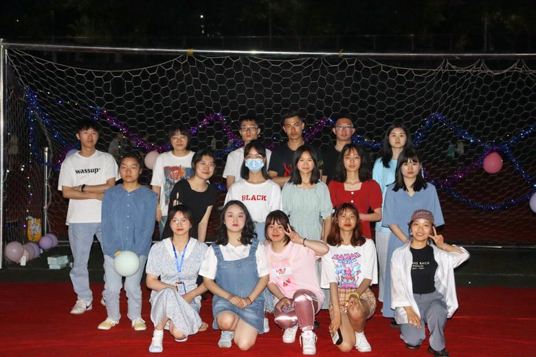 【夏日吉他社】“激情夏日,青春涌动”草地音乐节