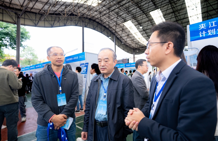 扬帆起航 职为你来：学校举行2024届毕业生就业秋季双选会