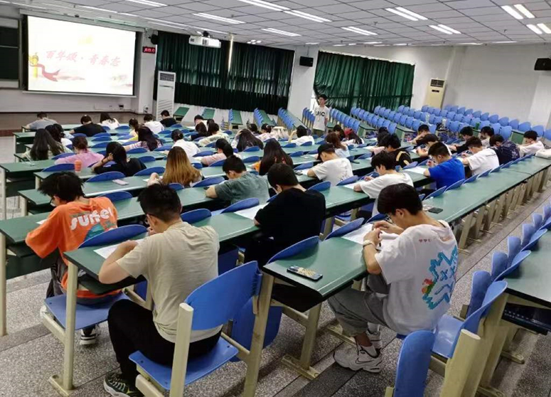 学校举办百年颂 青春志大学生党史知识竞赛