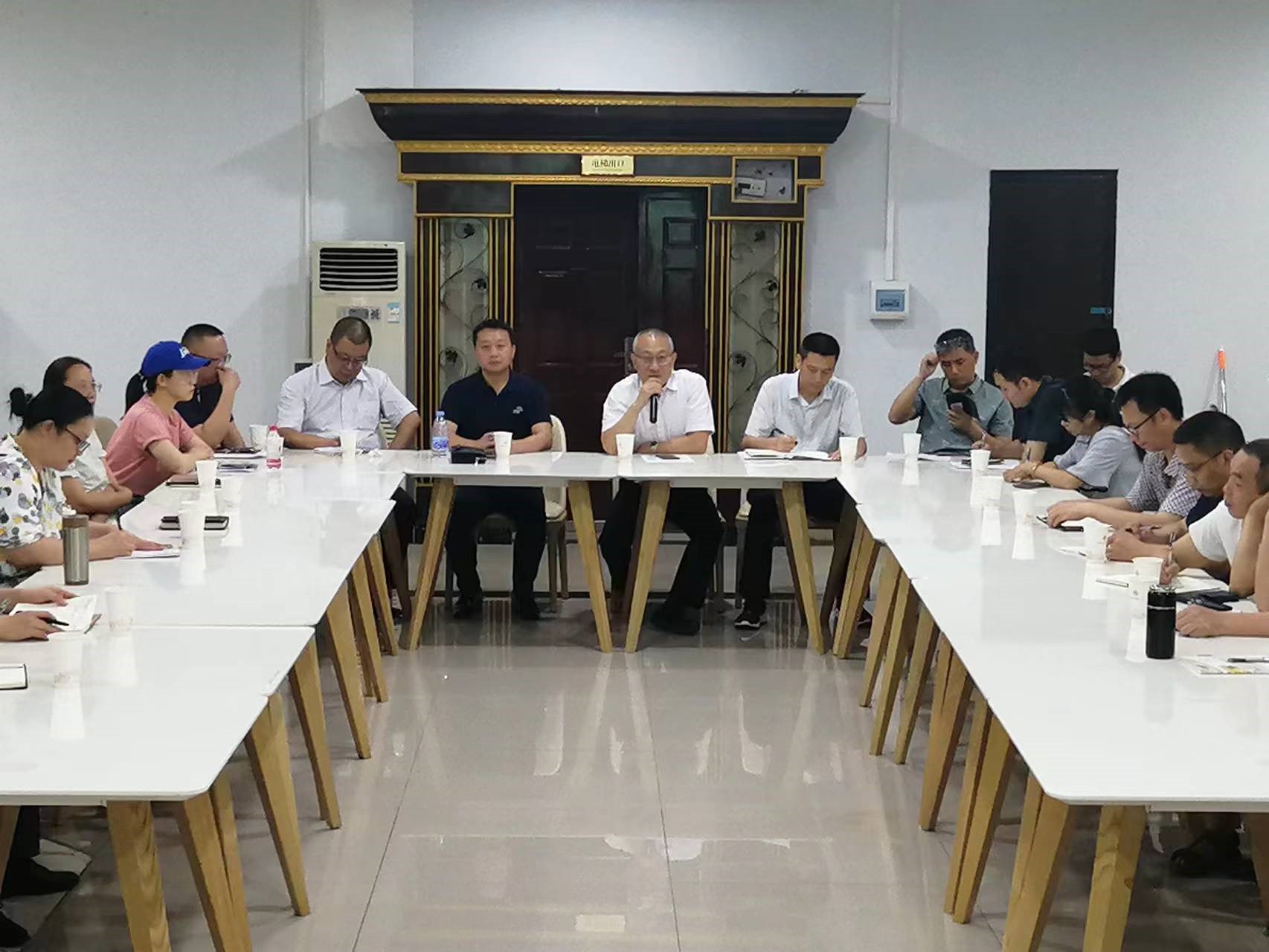 学校召开2022年专项建设研讨会