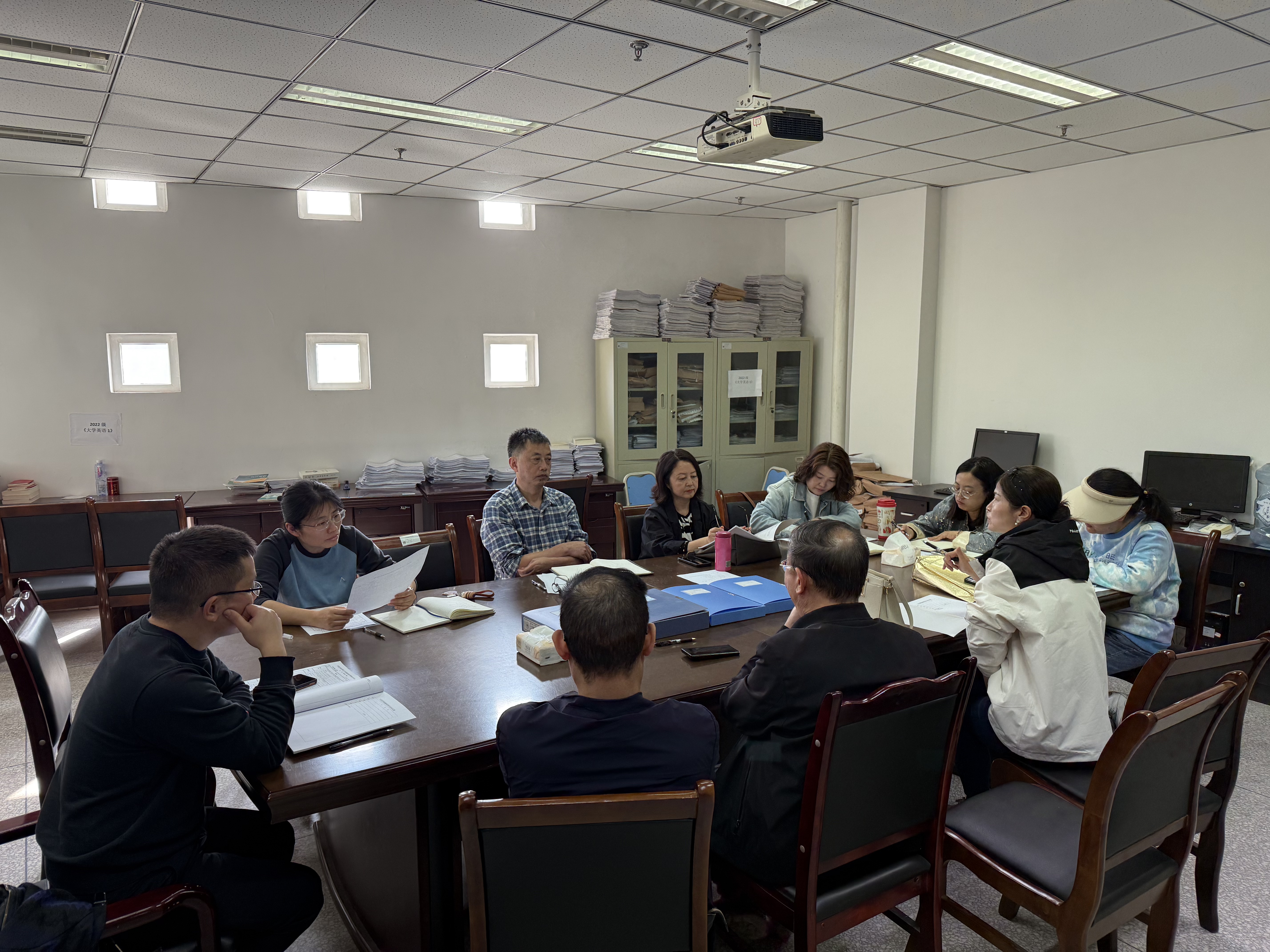 外国语言文化系召开2024-2025-1学年度中期教学检查总结会