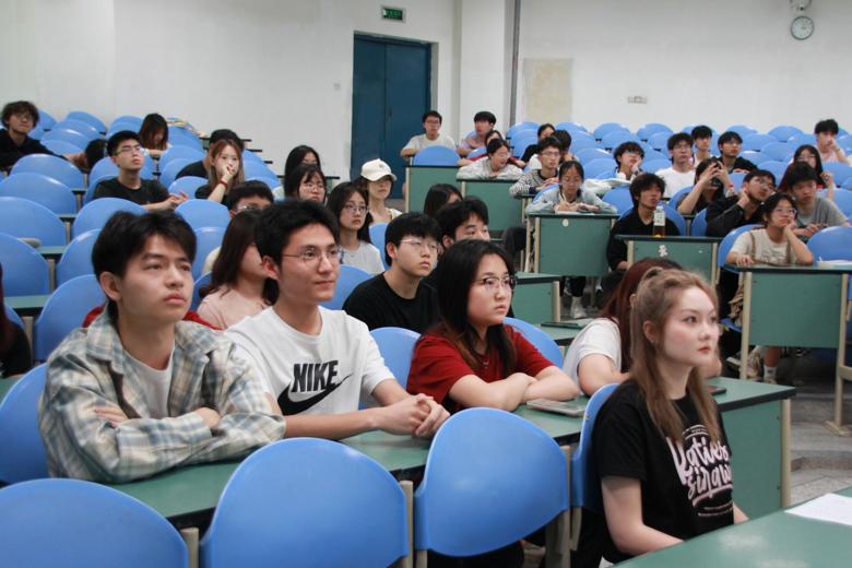 【川北医学院大学生社团管理中心】理财部沙龙活动