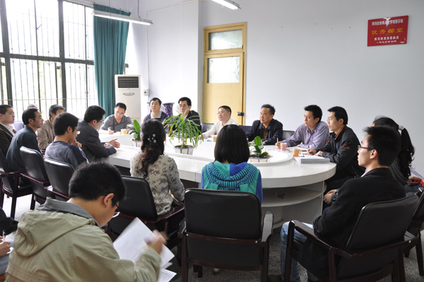研究生处组织召开2010级研究生培养座谈会