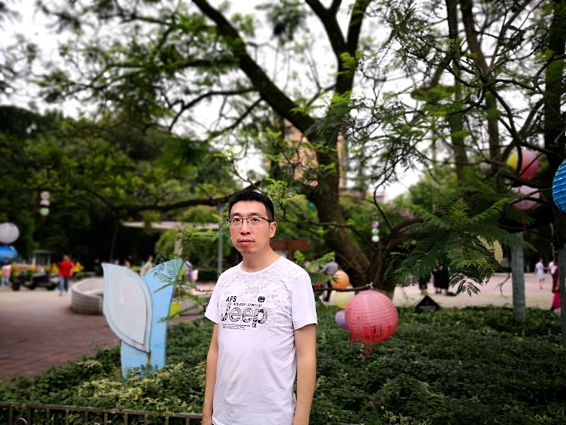 潘登:两鬓霜染心不悔,十年辛苦不寻常
