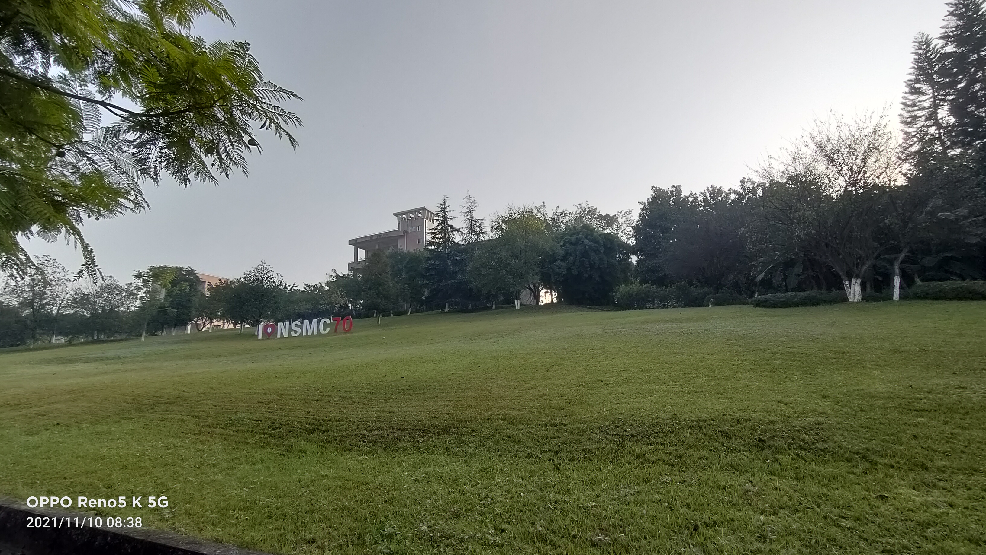 70年校庆中的校园风景