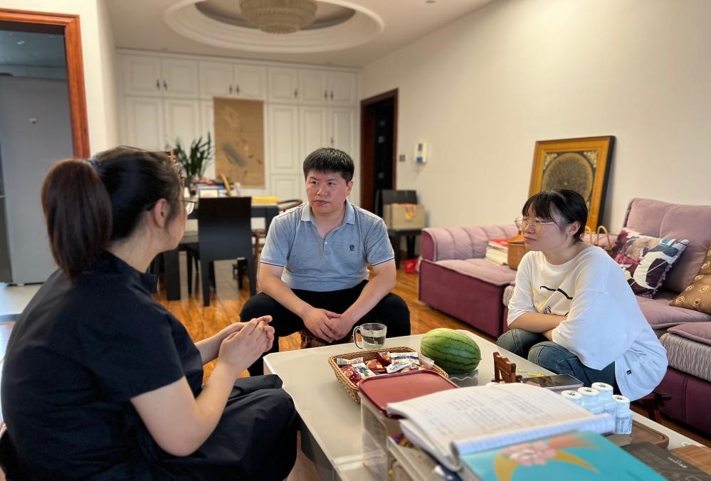 眼视光医学院开展暑期家访活动