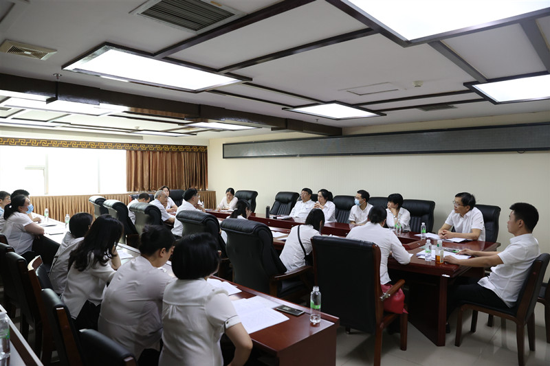 乘势而上 砥砺奋进 创新驱动 勠力同心 我校附属医院第七届六次职工代表大会胜利召开