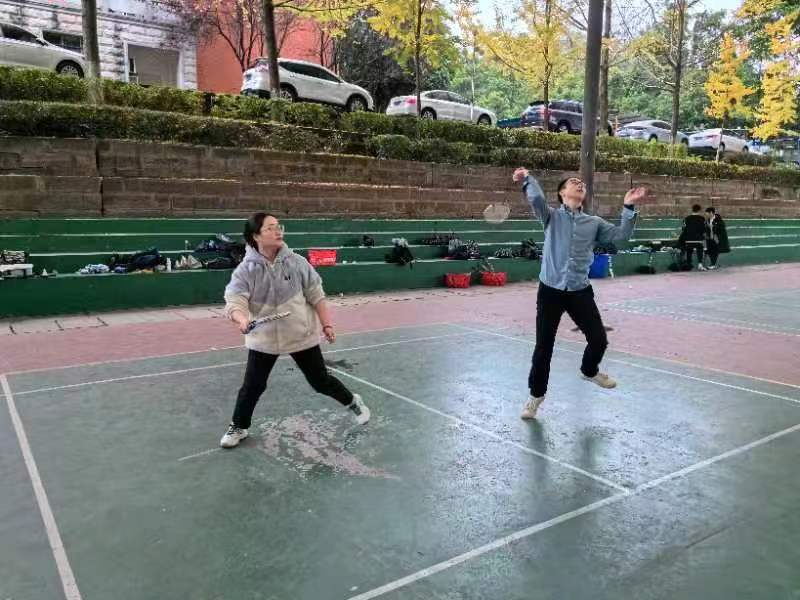 外语国交院工会羽毛球比赛圆满落幕