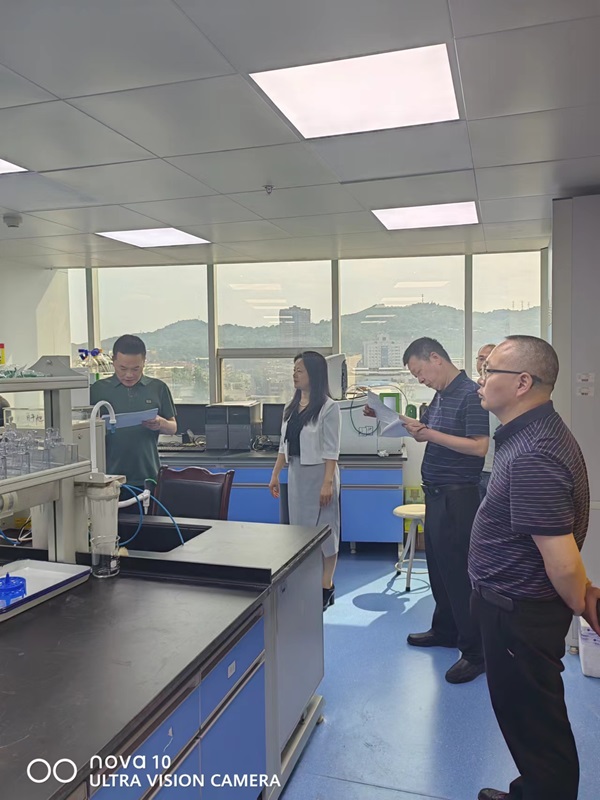 中西医结合临床医学院组织开展实验室安全检查工作