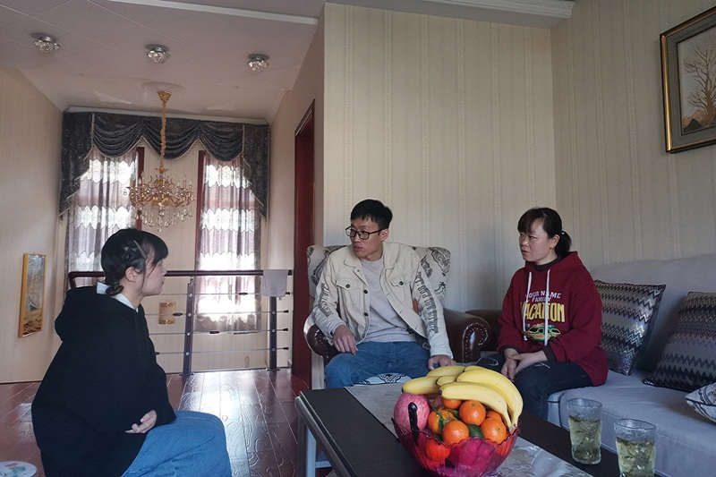 疫情不阻师生情 深入家访暖人心