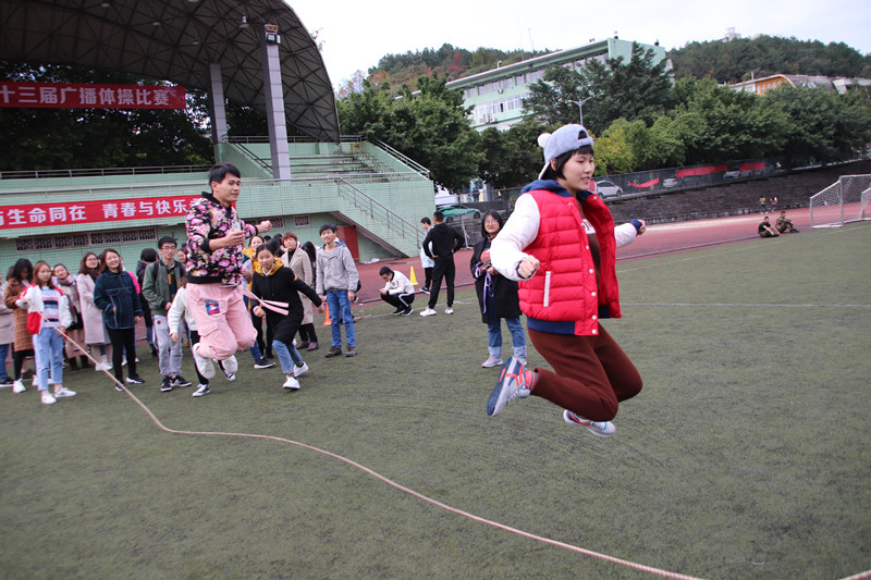 强化服务育人回归本位，学校举行第三届寝室文化节系列活动