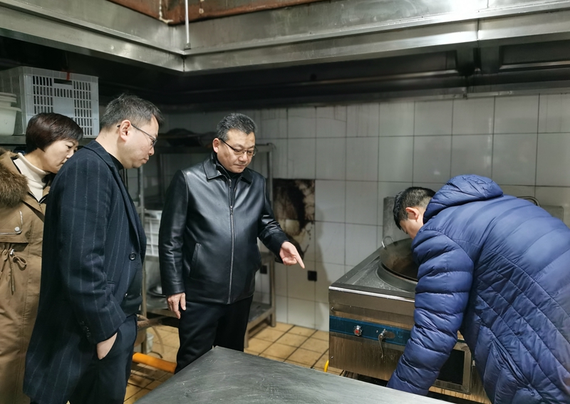 校领导检查高坪校区各项工程改造项目和后勤管理服务保障工作