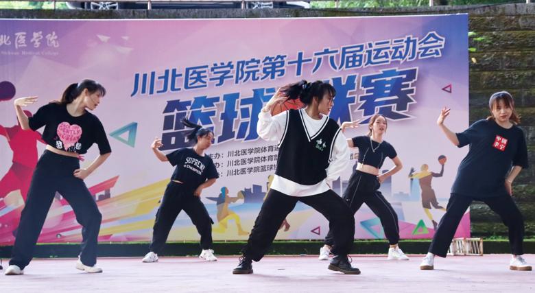 百尺竿头,百舸争流