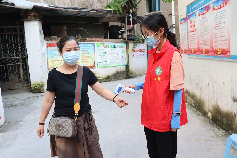 临床医学系“汇爱”志愿服务队开展志愿者进医院活动