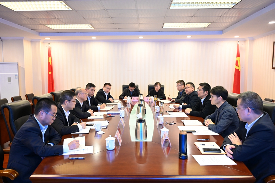中国建设银行四川省分行行长邹致师一行来访我校