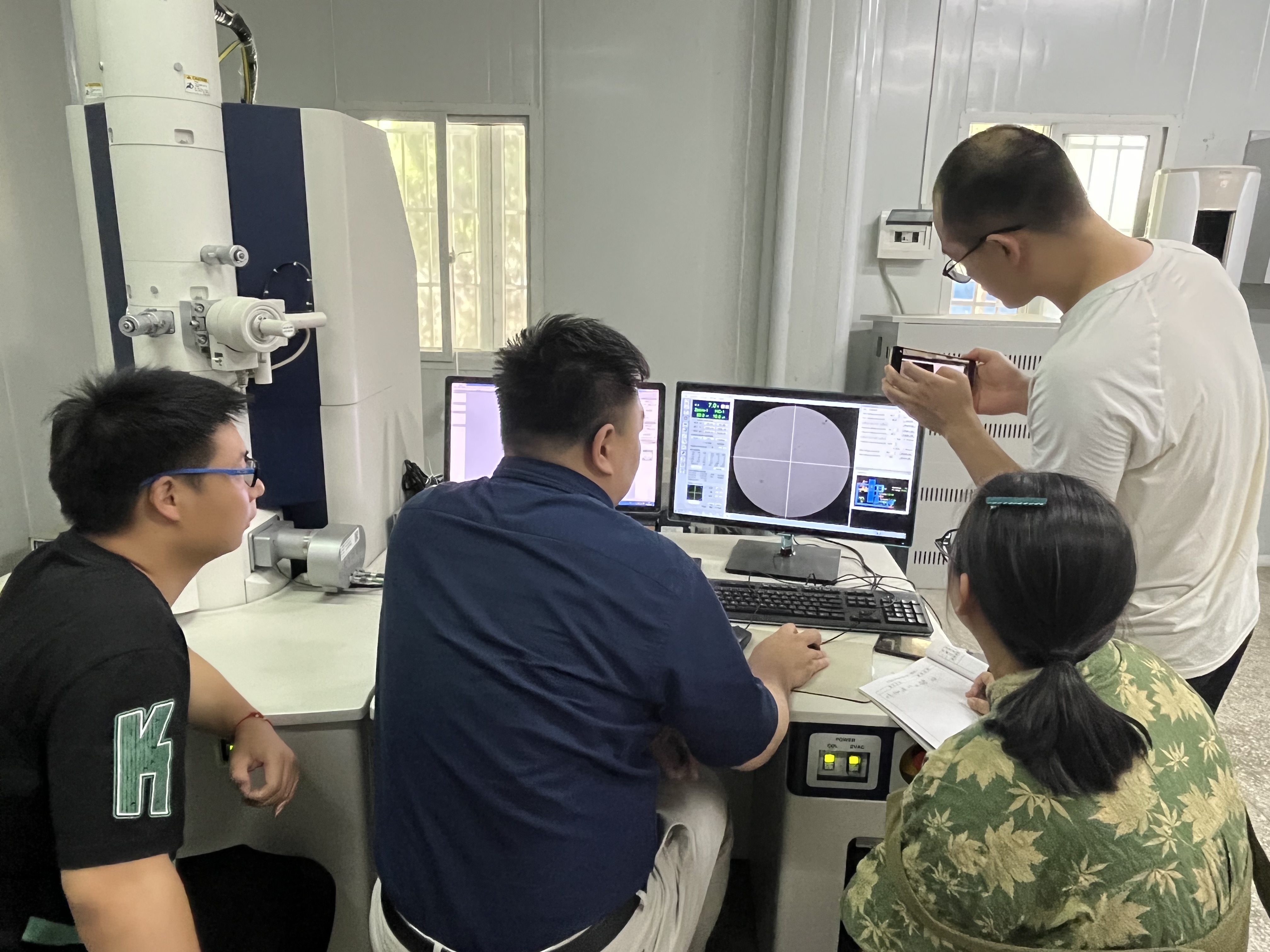 科技创新中心开展日立透射电镜操作与理论培训