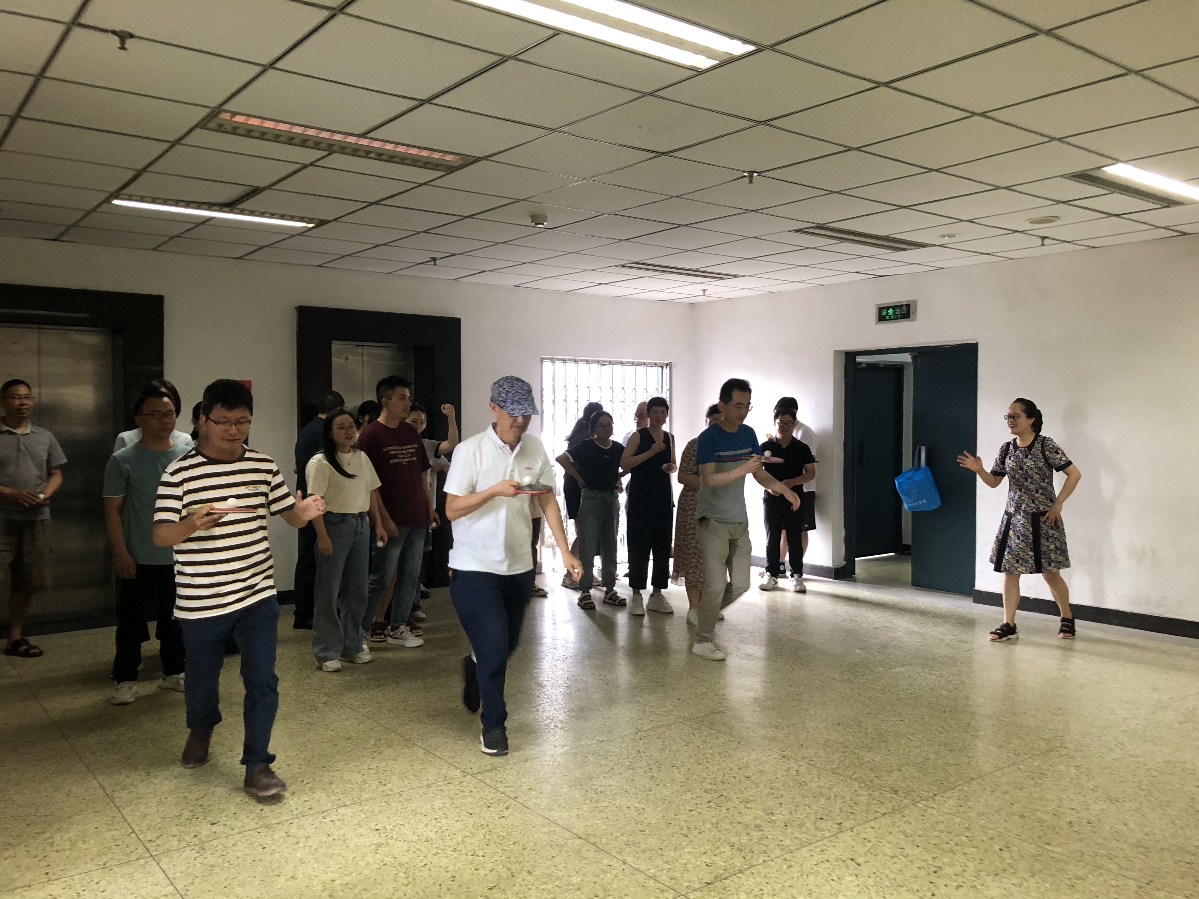 马克思主义学院工会开展“托起幸福、快乐传递”主题活动