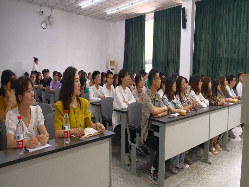精神卫生学院开展党建带团建党团融合主题教育