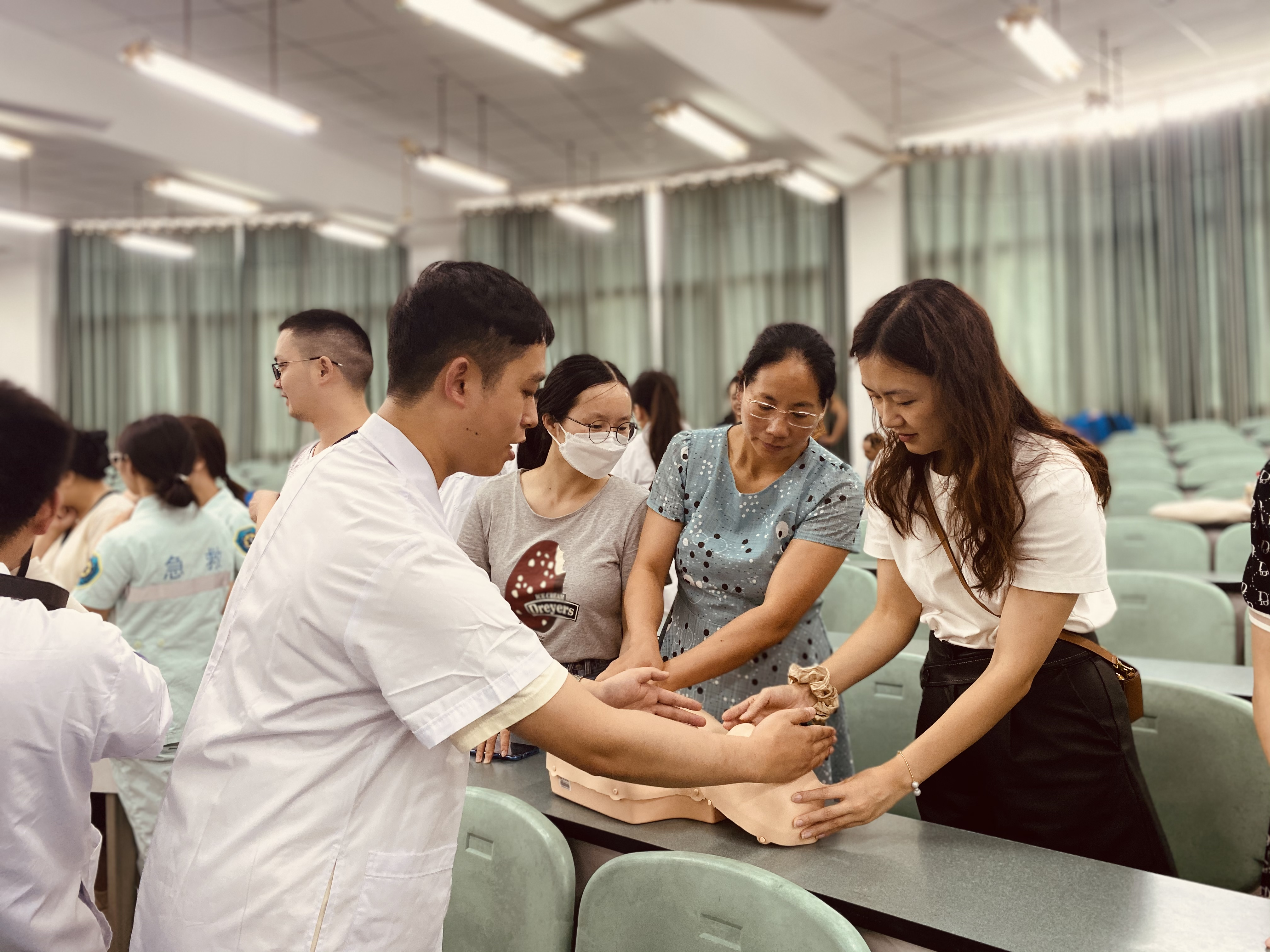 生命至上 党“救”在身边