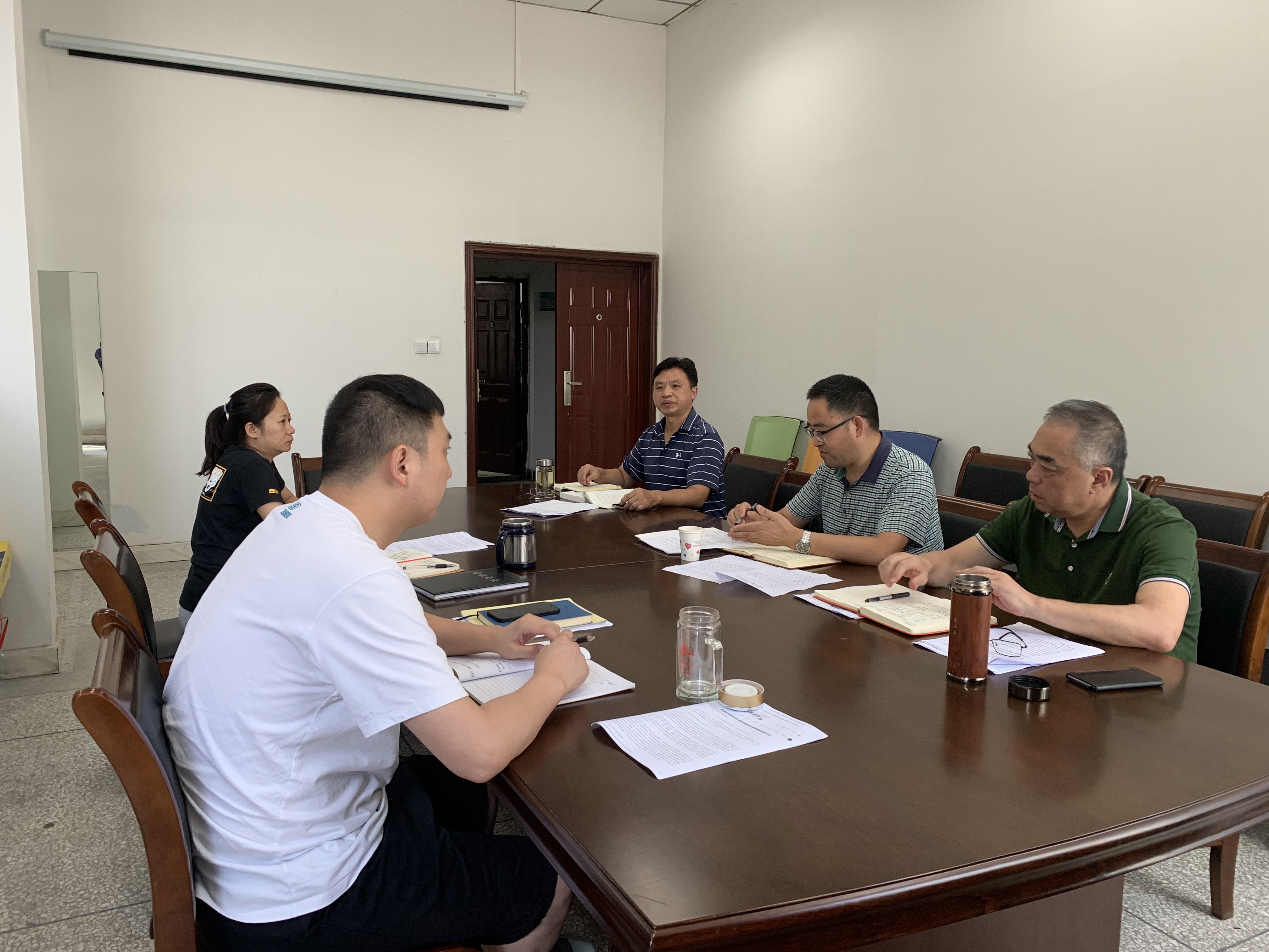 教学质量监控与评估中心召开巡视整改专题民主生活会