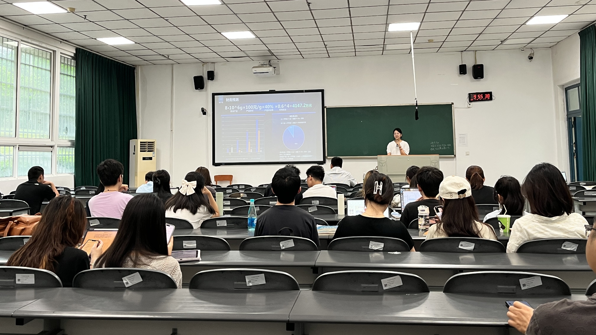 学校完成四川省国际大学生创新大赛(2024) 第二轮项目打磨