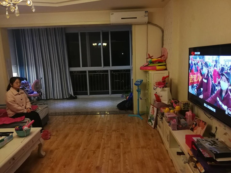 临床医学系组织师生共同收看《致敬向疫而行的你》主题晚会