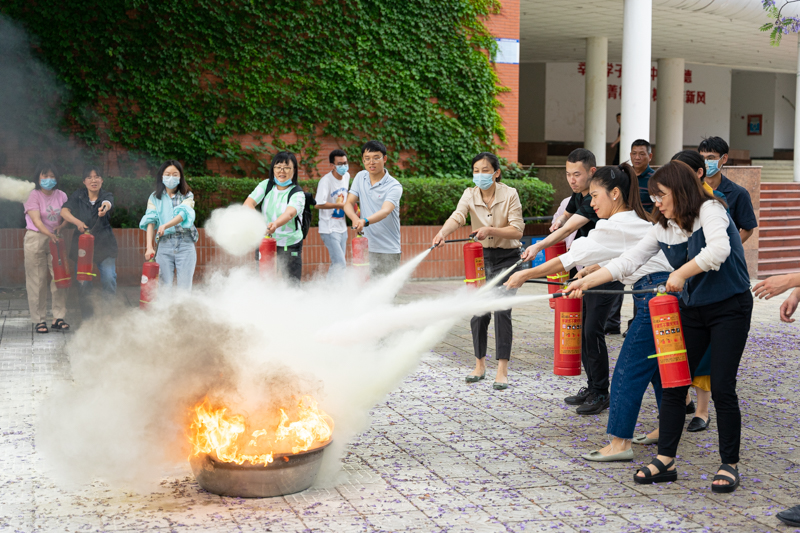 我校开展消防安全知识专题培训
