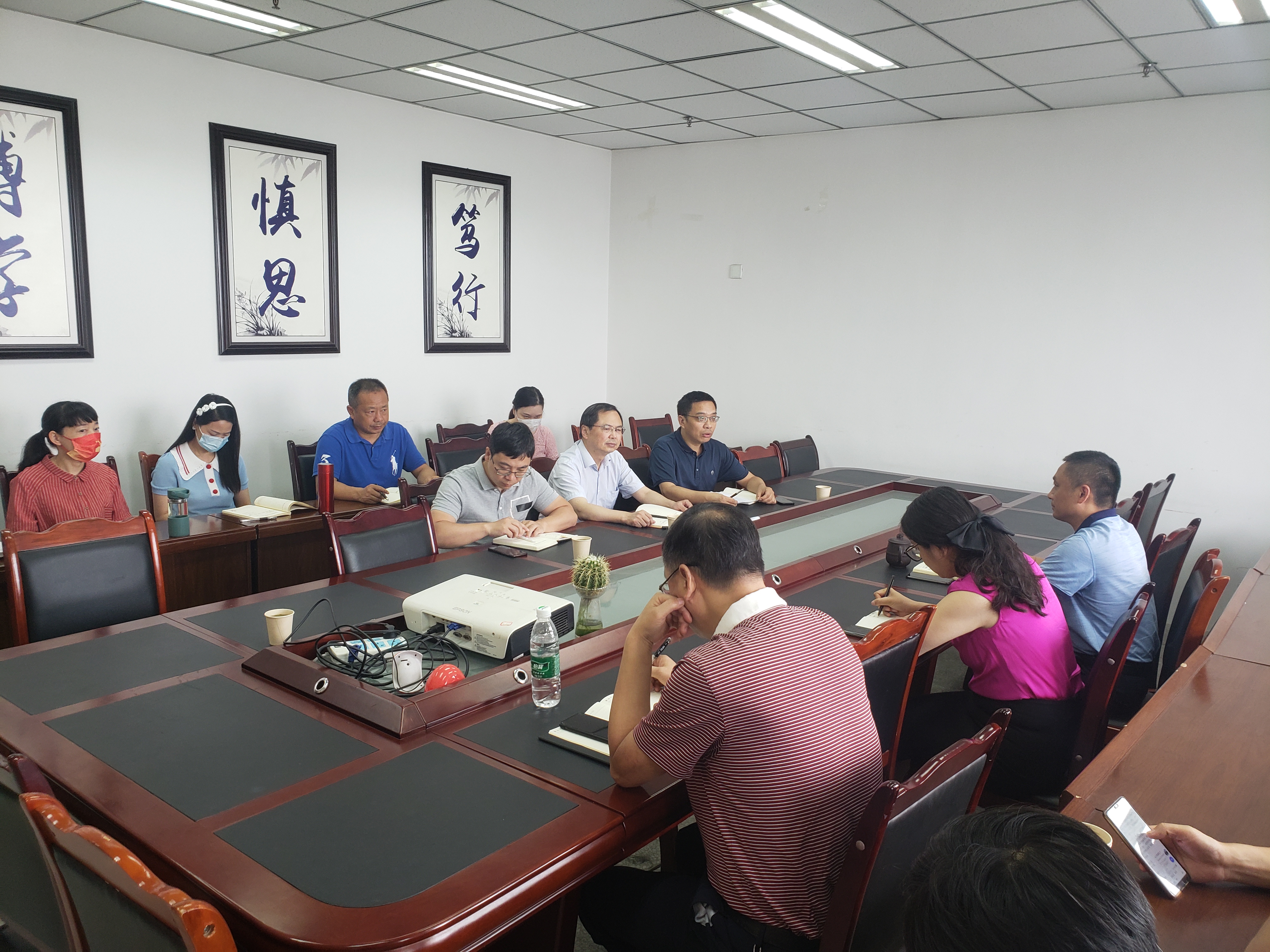 学校领导带队深入基层单位开展科技创新工作专题调研