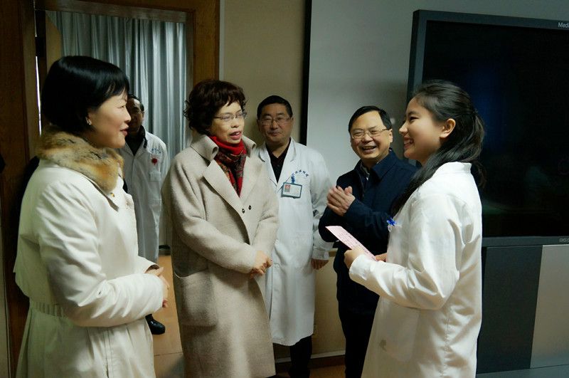 青春激扬，德暖寒冬