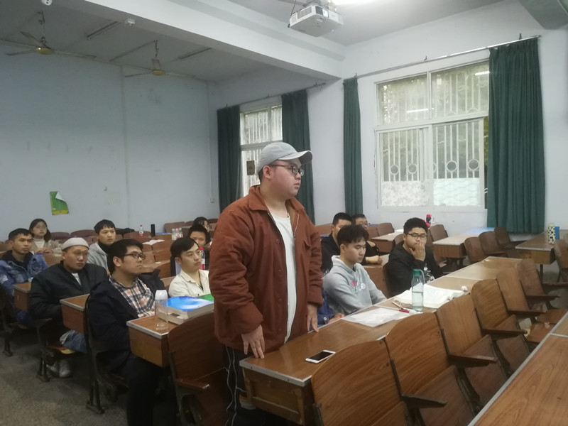 临床医学系举行降级学生座谈会