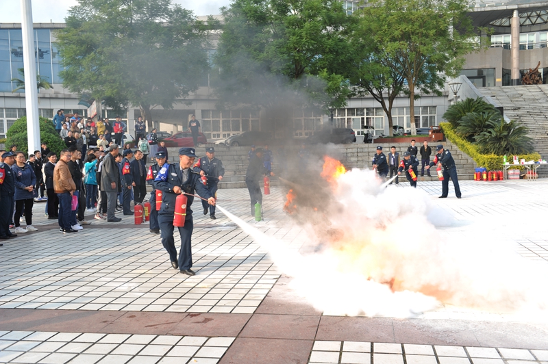 学校组织“119”消防培训为校园安全保驾护航