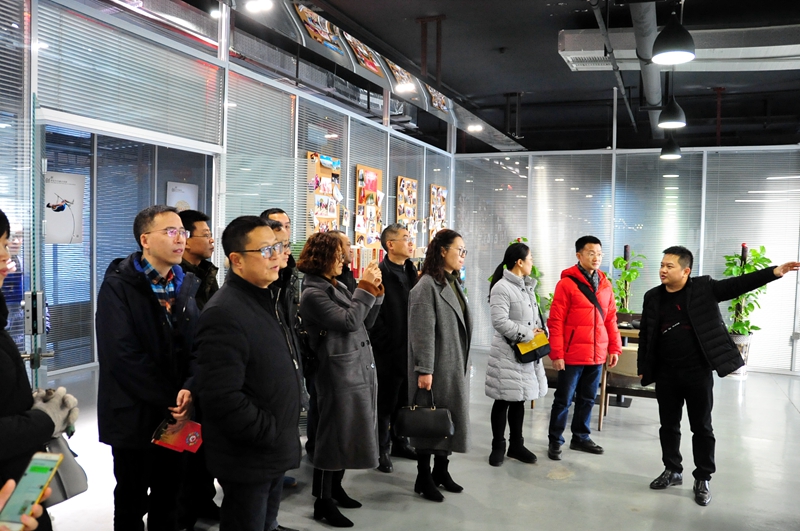 学校统战部组织党外人士赴南充创业小镇考察学习