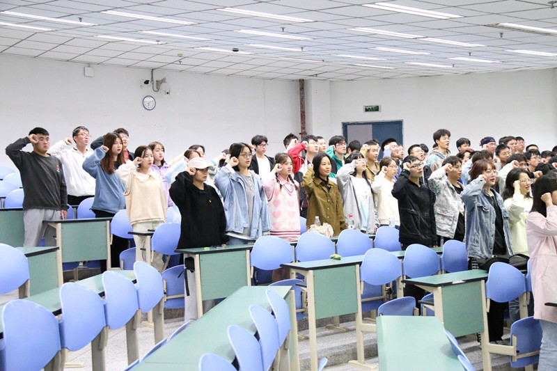 基础医学院开展“砥砺奋进七十载，不忘初心谱华章”荣校爱校活动