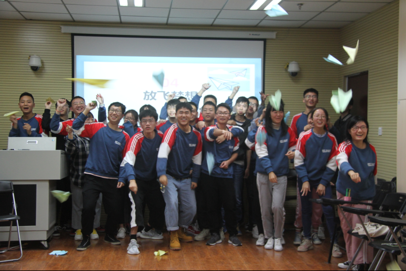 朱燕萍参加管理学院“梦想与未来”主题班会