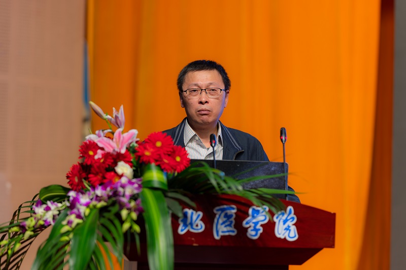 临床医学系举办“致敬逆行英雄,弘扬抗疫精神”报告会