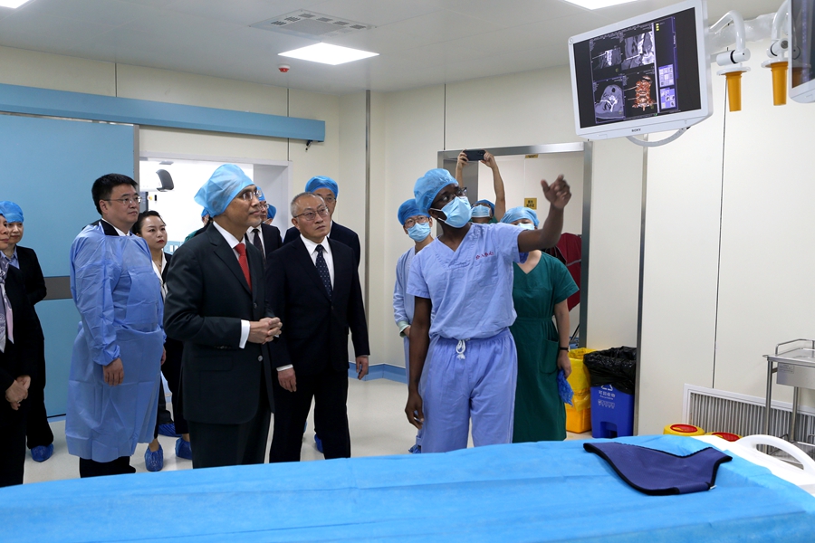 我校与马来西亚管理与科学大学签订校际合作协议