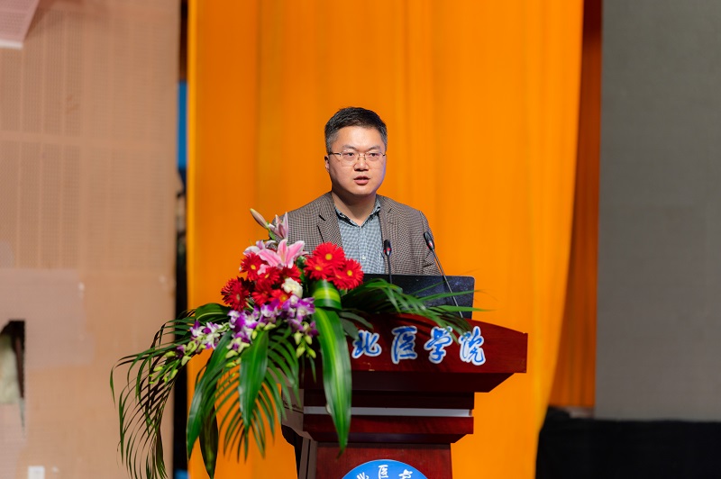 临床医学系举办“致敬逆行英雄,弘扬抗疫精神”报告会