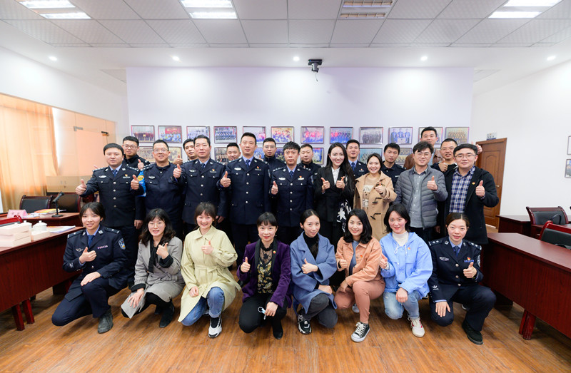 校团委走进枫桥式公安派出所开展第七期“青悦”读书会活动