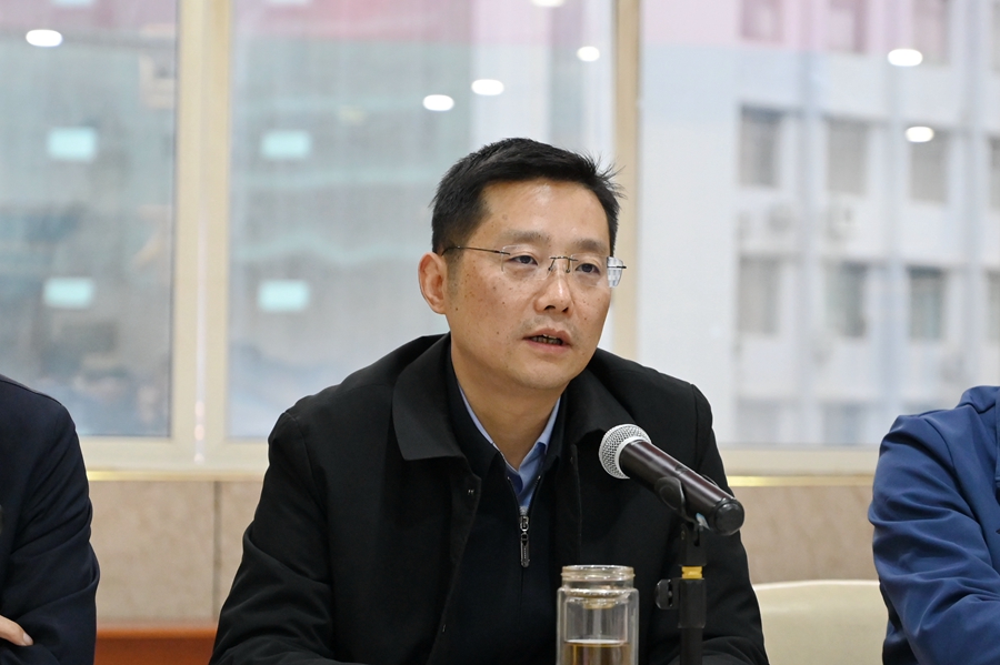 学校召开2024年校情通报暨离退休教职工交流座谈会