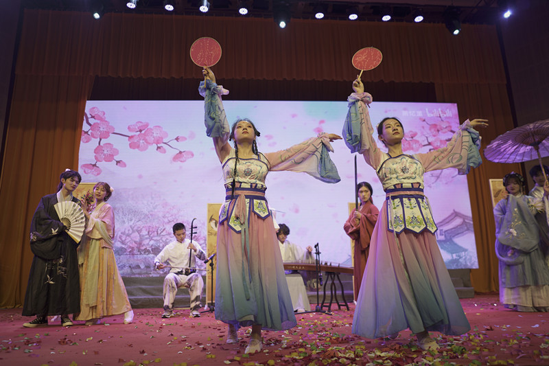 川北医学院眼视光学系举办“筑梦”奖学金捐赠仪式暨2020年度表彰大会