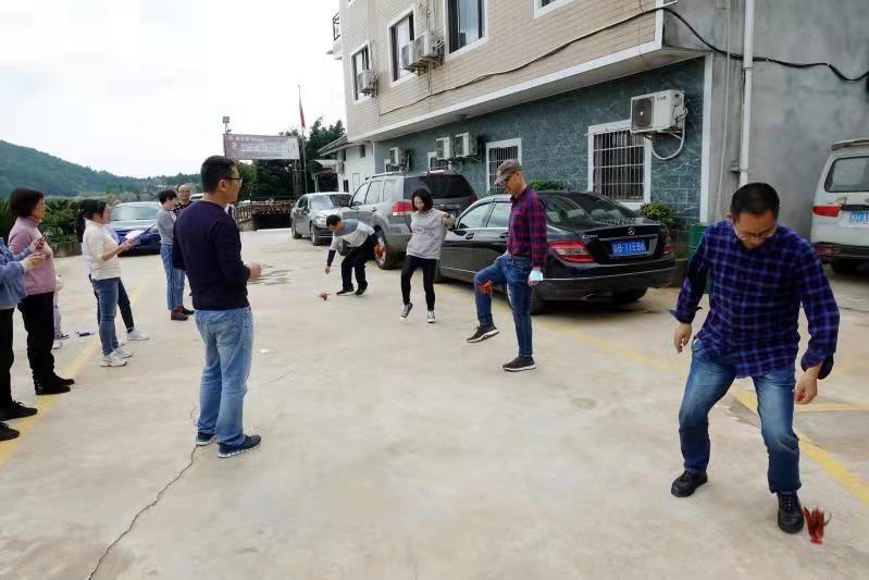 拼搏协作展风采，凝心聚力促团结