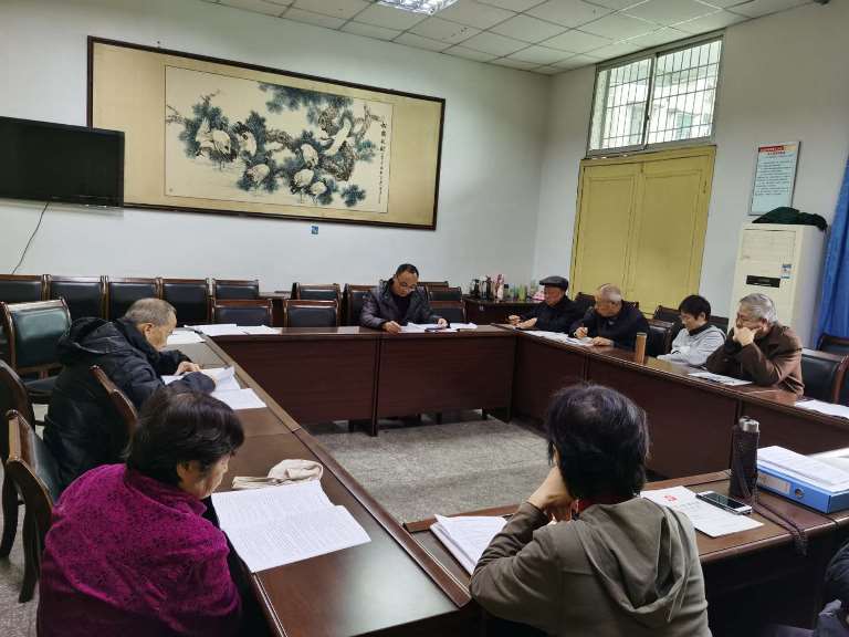 离退休党总支开展理论学习和书记讲党课活动