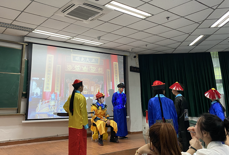马克思主义学院组织学生开展历史情景剧表演