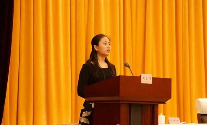 我院医学影像学2013级学生梁蕊参加南充市精神文明建设表彰会并交流发言