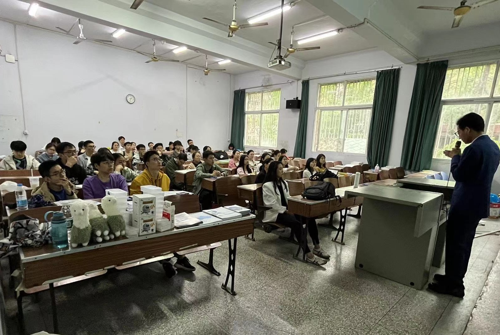 科技创新中心开展Western Blot实际操作技巧培训讲座