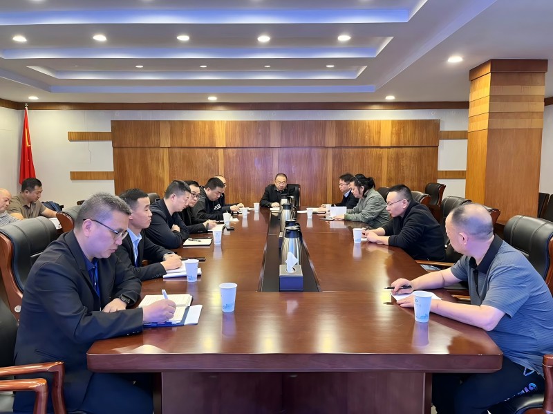 学校召开餐饮保障服务与食品卫生安全十月工作调度会