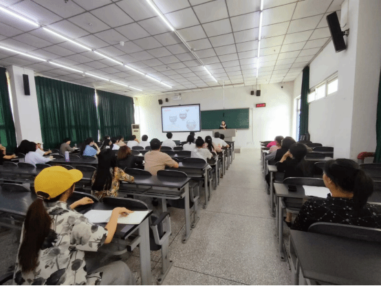 学校举办2022年教师信息化能力提升培训