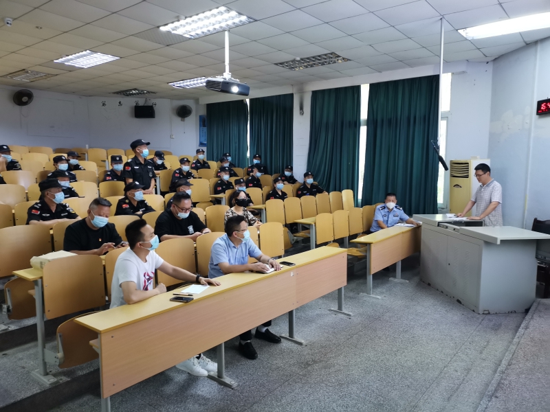学校组织开展疫情防控安保专项培训活动