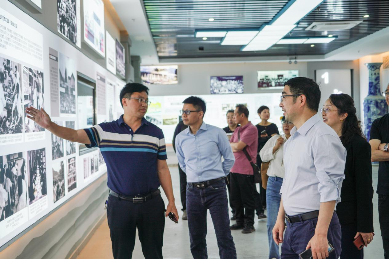 我校临床医学88级校友举行毕业30周年返校感恩活动